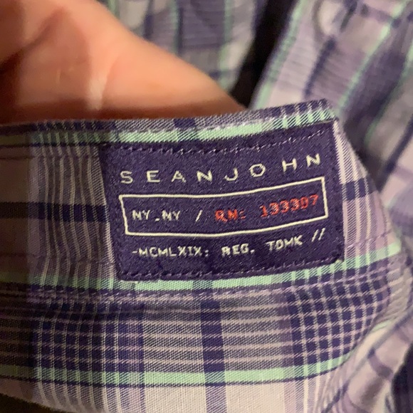 Men’s Sean John “Tailored Fit” Button Down - Picture 5 of 7